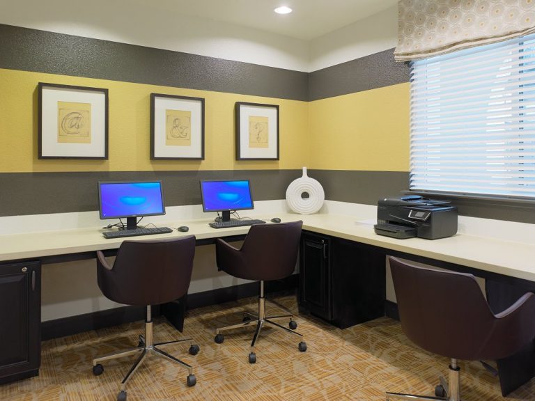 Camino del Rey Business Center