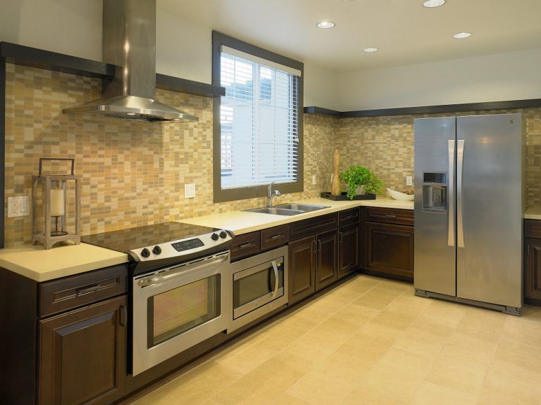 Camino del Rey Kitchen