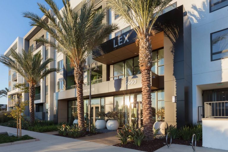 Lexington Luxury Apartments Entrance