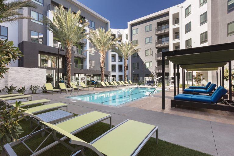 Lexington Luxury Apartments Lounge Chairs by Pool